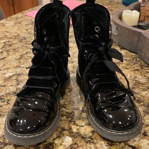 Girls black patent leather combat boot